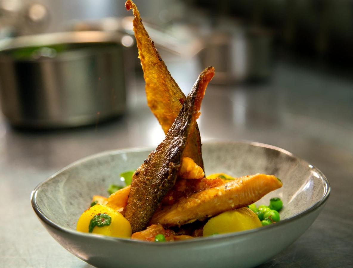 Logis - Hotel Restaurant Du Canard Hangest-sur-Somme Esterno foto