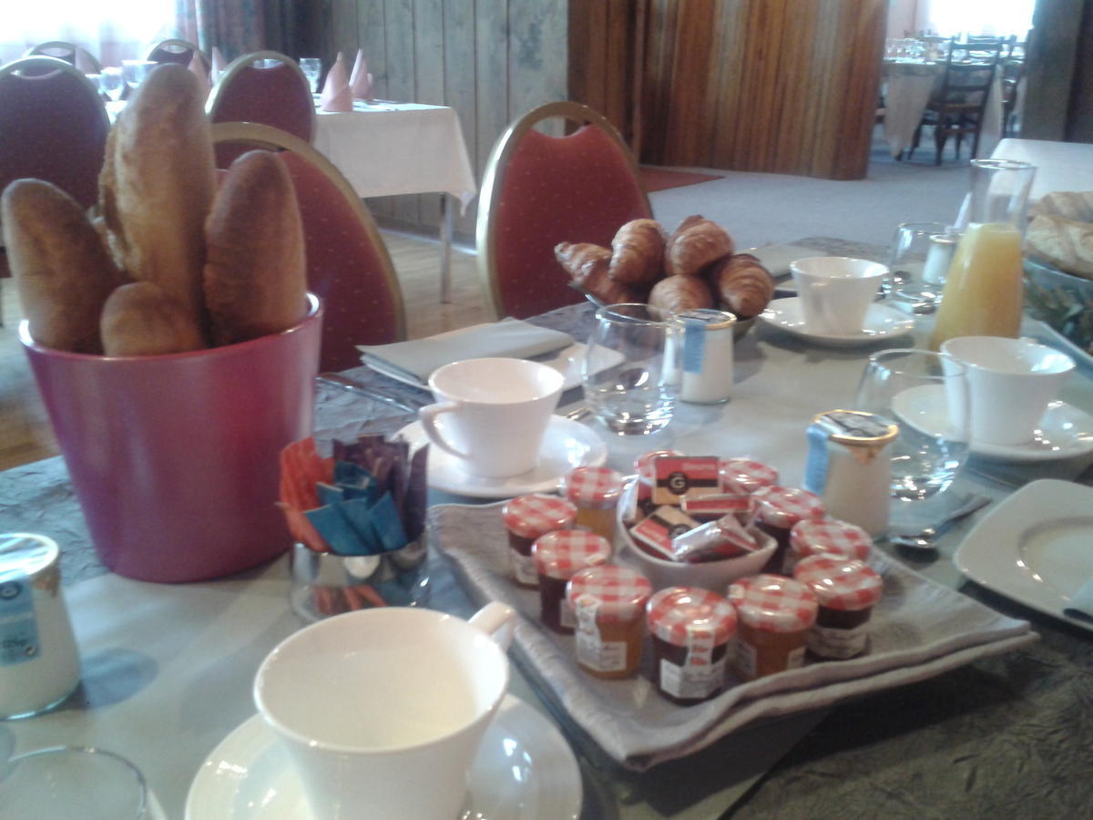 Logis - Hotel Restaurant Du Canard Hangest-sur-Somme Esterno foto